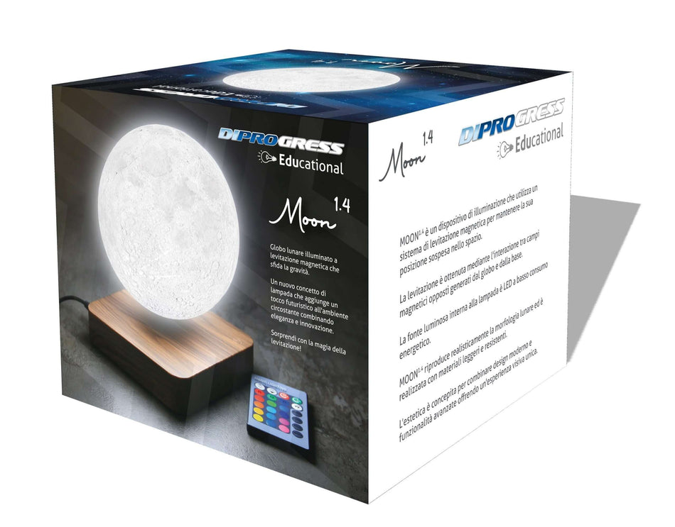 Confezione lampada DiProgress MOON con base in legno, globo lunare levitante e telecomando, vista dall'angolo.