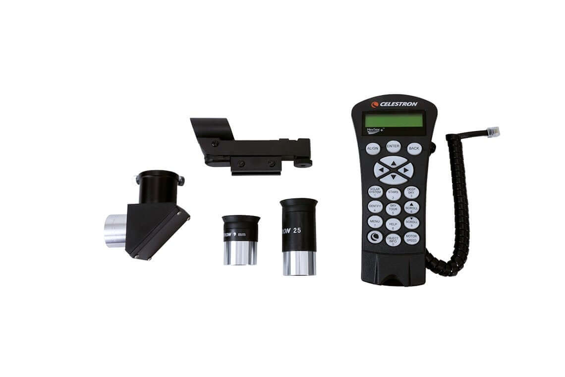 Componenti del telescopio Celestron Nexstar 6 SLT con controller Nexstar+ e accessori ottici.