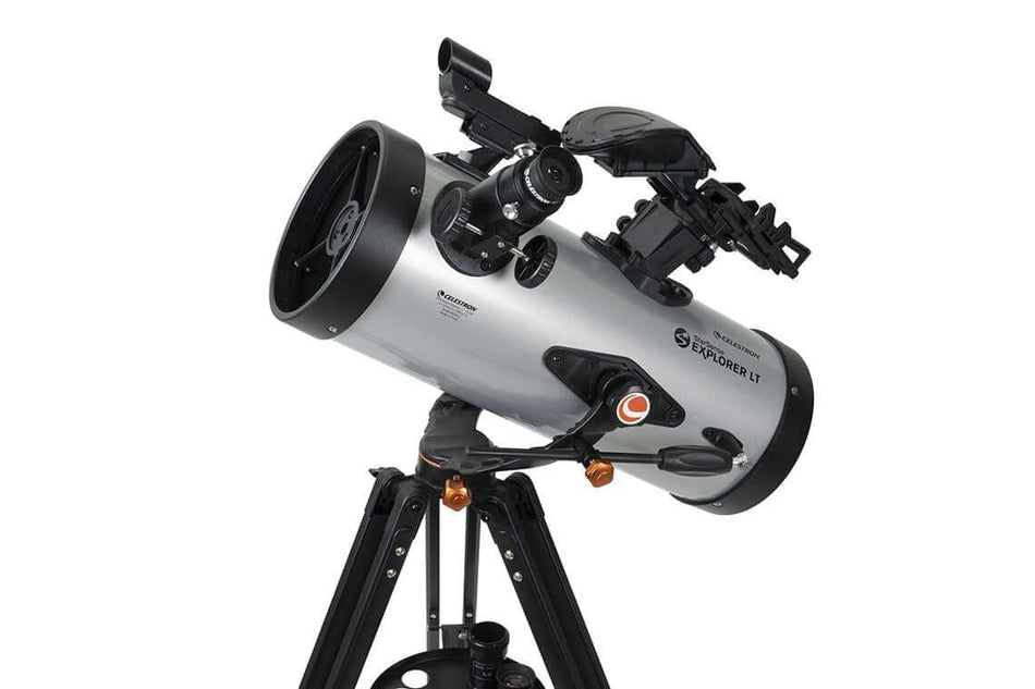 Telescopio Celestron StarSense Explorer 127 LT Newtoniano con tecnologia di puntamento per osservare il cielo notturno.