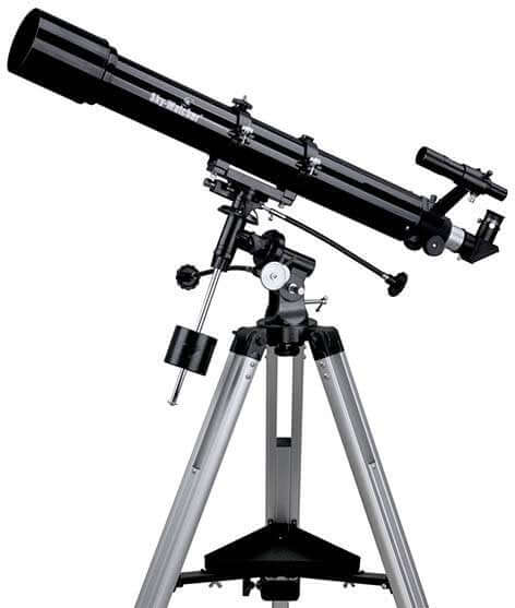 Telescopio SkyWatcher Capricorn 70 EQ1, rifrattore 70mm, montatura EQ1, focale 900mm, perfetto per l'osservazione astronomica.