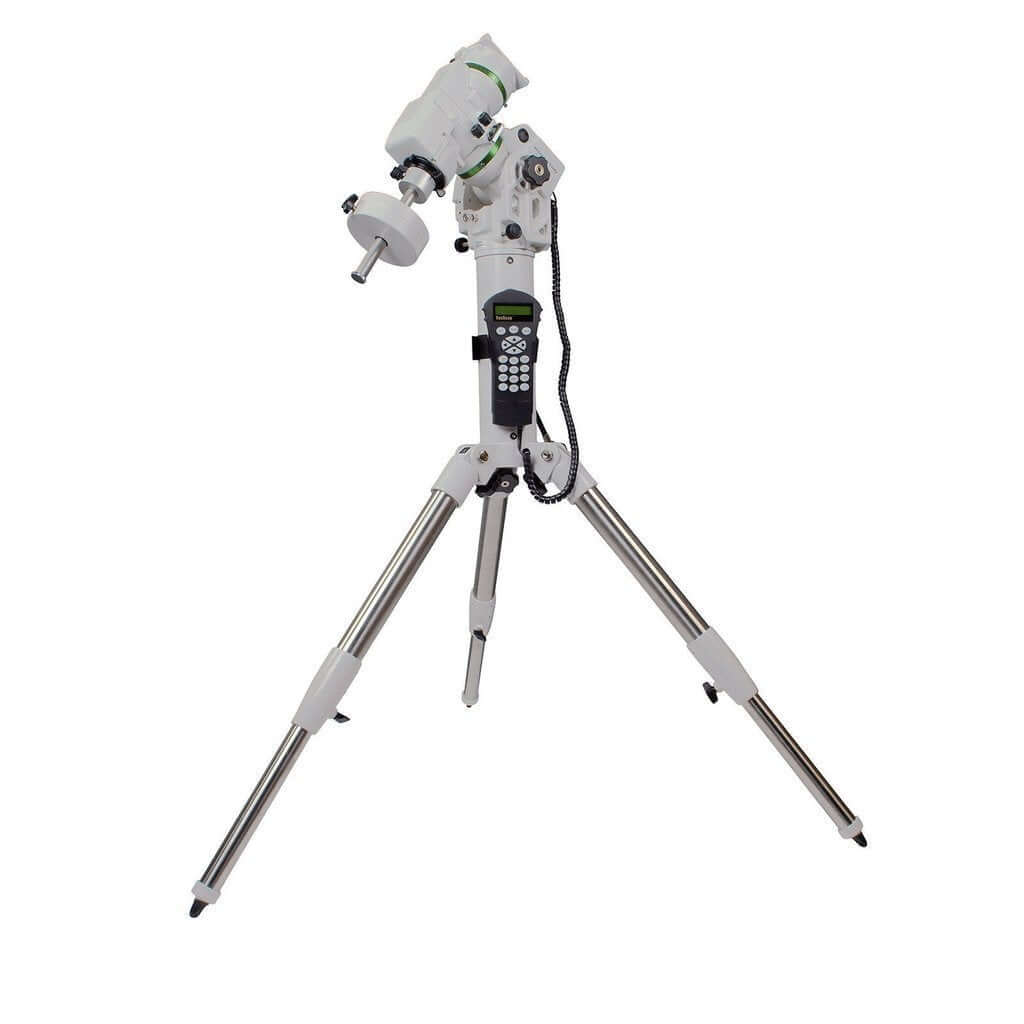 Montatura equatoriale e altazimutale SkyWatcher AZ-EQ5 GT SynScan per astrofotografia e uso visuale, con doppio encoder e motori ibridi.