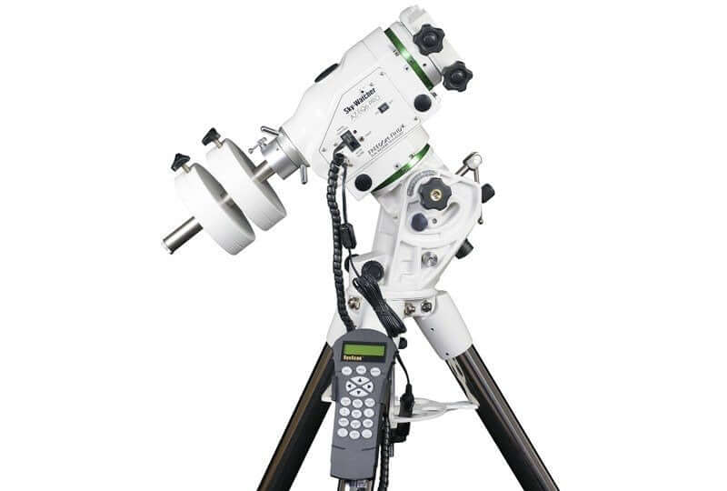 Montatura SkyWatcher AZ-EQ6 con sistema GoTo SynScan, ideale per astrofotografia e uso visuale, supporta 2 telescopi, doppio encoder.