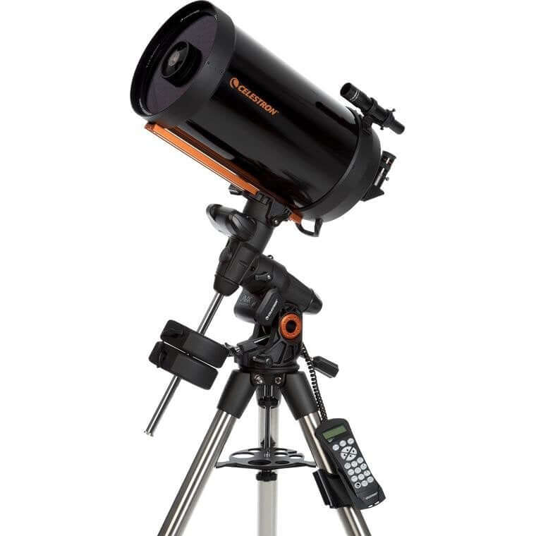 Telescopio Celestron Advanced VX 9.25 SCT con montatura equatoriale tedesca e alimentatore da rete 220V incluso, ideale per astrofotografia.