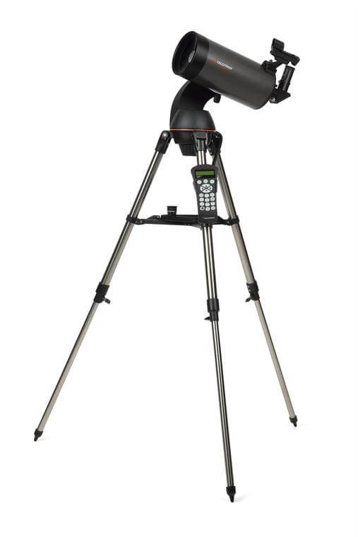 Telescopio Celestron Nexstar 127 SLT su treppiede con montatura altazimutale e pulsantiera NexStar GO-TO.