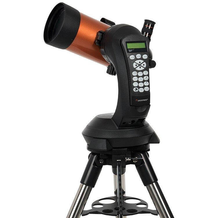 Telescopio Celestron Nexstar 4 SE, telescopio Maksutov-Cassegrain compatto con montatura altazimutale computerizzata, colore arancione.