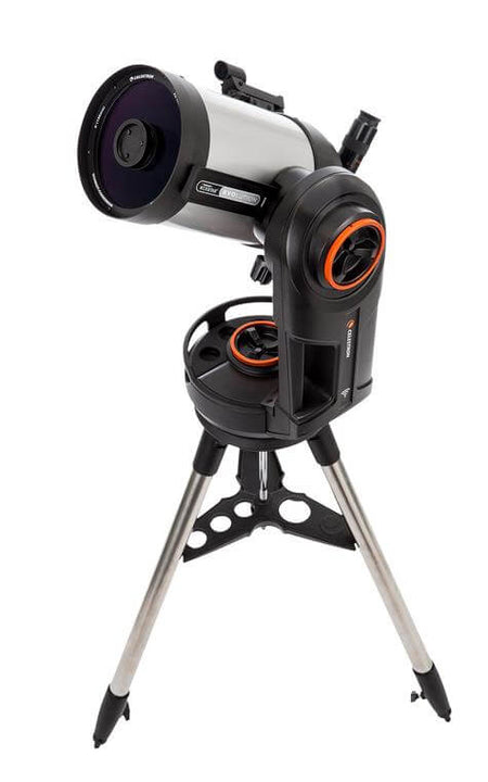 Telescopio Celestron Nexstar Evolution 6, Schmidt-Cassegrain con montatura computerizzata e Wi-Fi integrato, su treppiede, vista frontale.