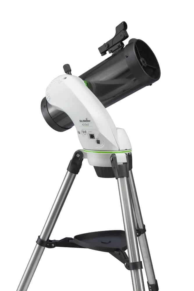 Telescopio SkyWatcher Newton 114/500 AZ-GO2 su montatura altazimutale Wi-Fi per osservazioni astronomiche avanzate.