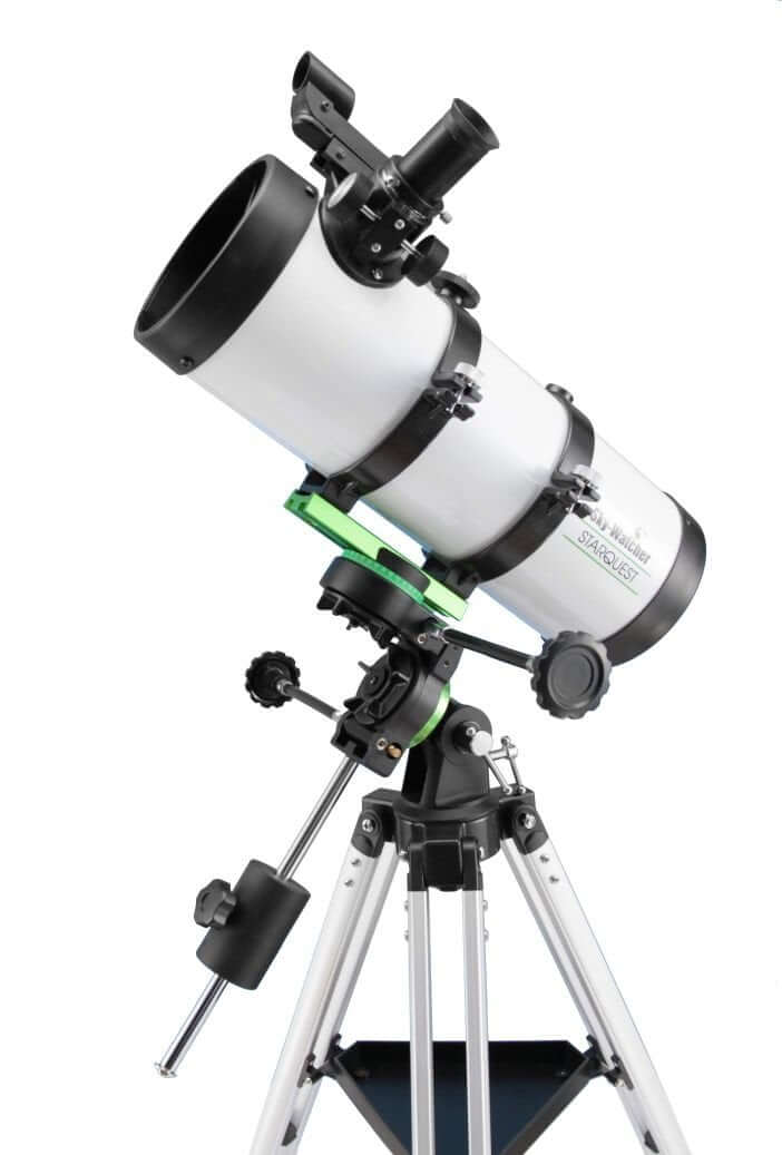 Telescopio SkyWatcher StarQuest 114N Newton su montatura equatoriale, sistema a frizione per movimenti fluidi, capacità fino a 3kg.