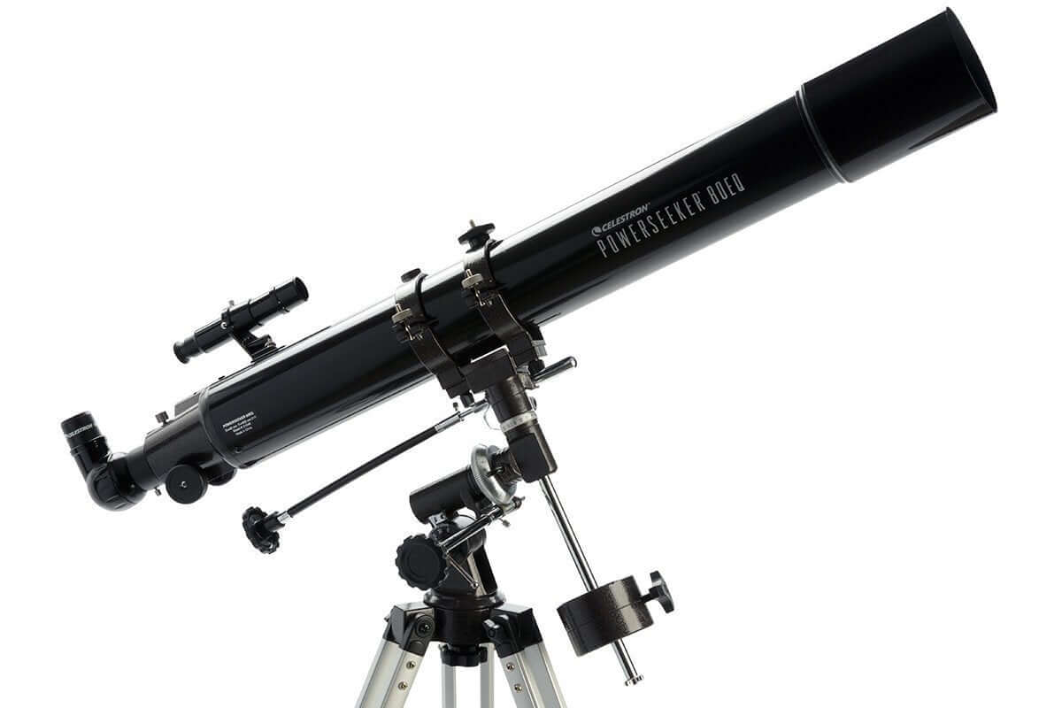Telescopio rifrattore Celestron Powerseeker 80EQ con treppiede in alluminio, ideale per principianti e bambini, vista laterale.
