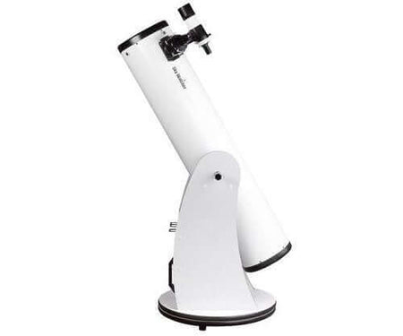 Telescopio SkyWatcher Dobson Skyliner 203/1200 Classic con specchio parabolico in Pyrex e basamento in legno, vista laterale.