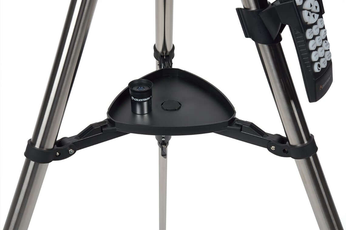 Treppiede del telescopio Celestron Nexstar 127 SLT con supporto per accessori e pulsantiera GO-TO NexStar.