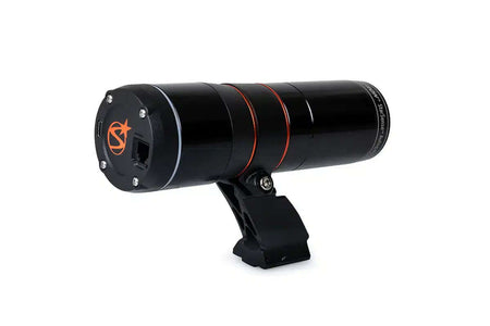 Camera di Autoguida Celestron StarSense con allineamento automatico e autoguida per astrofotografie, montata su supporto.