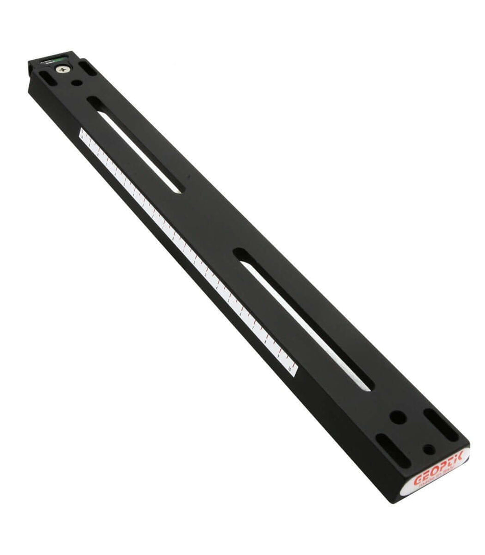 Barra Vixen/EQ Geoptik 340mm in alluminio anodizzato nero con feritoia centrale e bolla di livello, lavorata CNC.