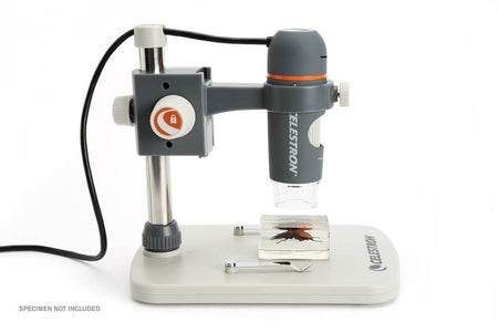 Microscopio digitale Celestron Handheld con supporto regolabile e cavo USB 2.0, ideale per immagini dettagliate su Windows e Mac.
