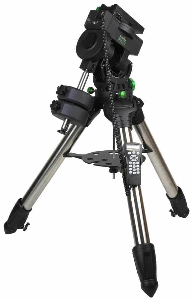 Montatura SkyWatcher CQ350 PRO Synscan GoTo con capacità 35kg e design innovativo per astrofotografia avanzata.
