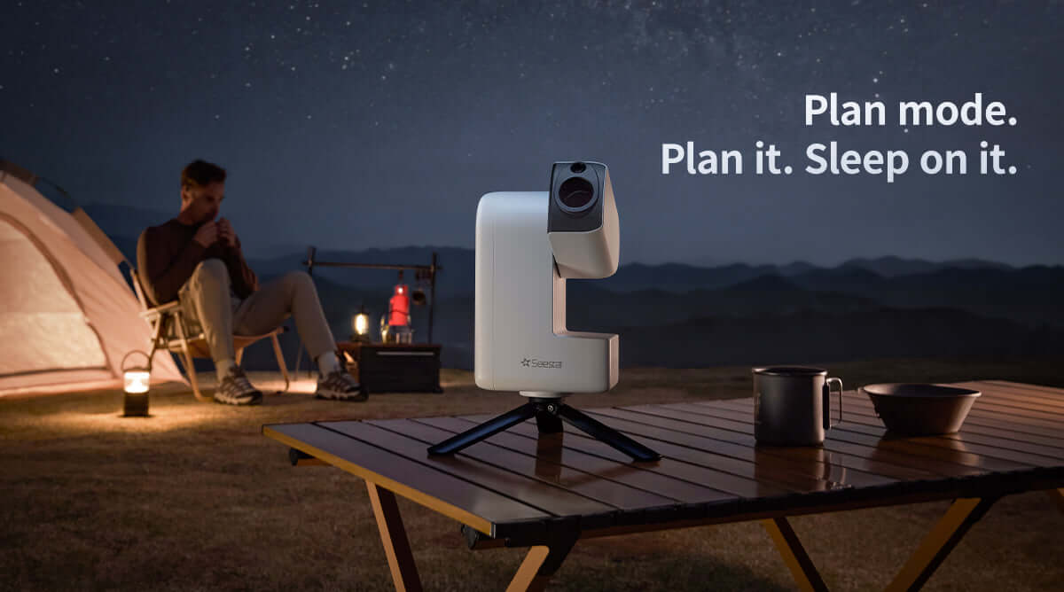 Seestar S30 Pro 4K con Ottica APO e AI sotto il cielo notturno