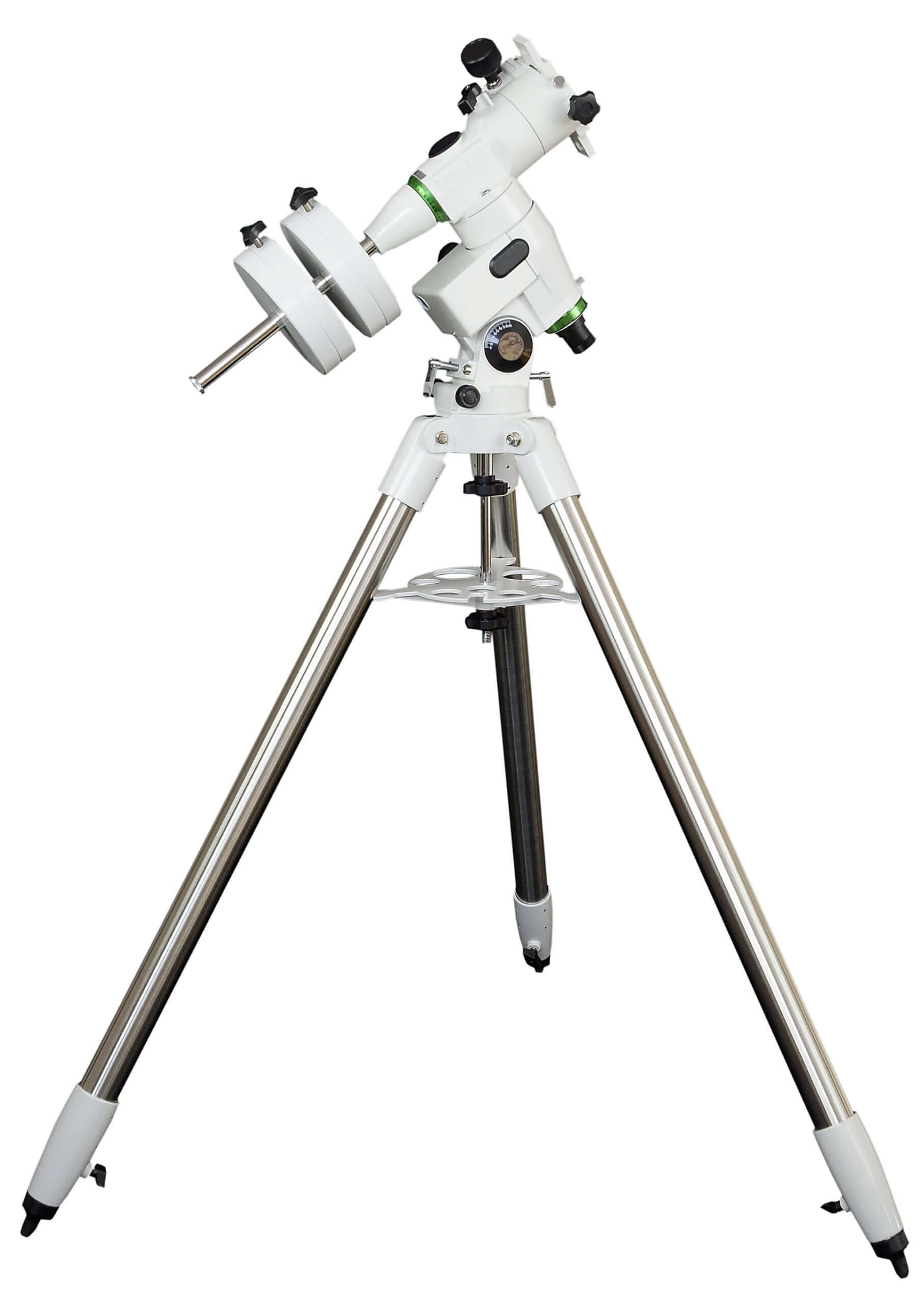 Montatura equatoriale SkyWatcher EQ5 con treppiede regolabile in acciaio e supporto per motorizzazione opzionale.