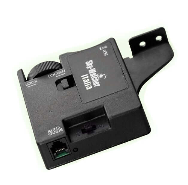 Motore SkyWatcher per montature AZ-EQ Avant e StarQuest con porta autoguida. Alimentazione a batterie AA. Perfetto per astrofotografia.