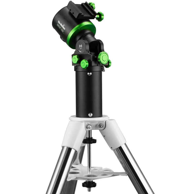Prolunga colonna SkyWatcher per montature Wave-compatible EQ6 su treppiede, colore nero e verde.