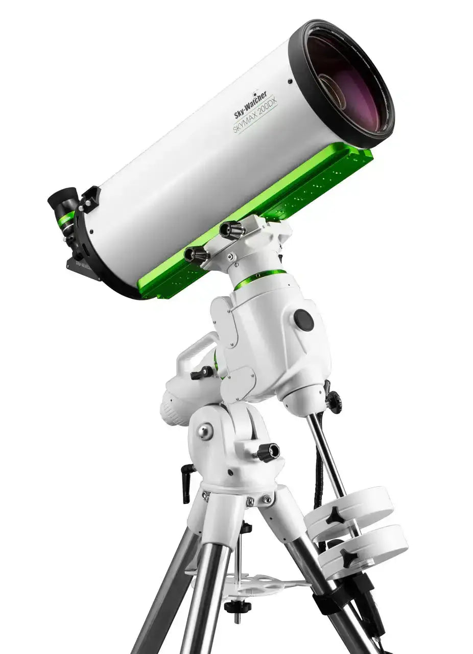 SkyWatcher Maksutov Skymax 200DX telescopio su treppiede