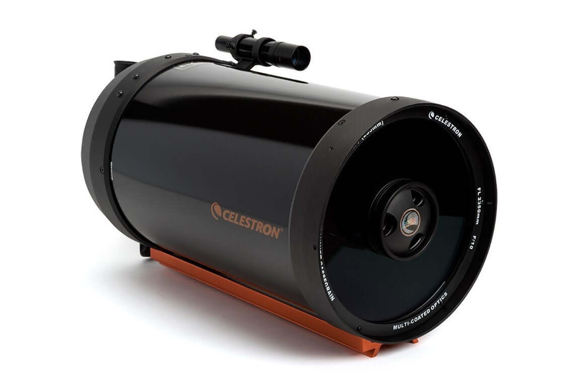 Telescopio Celestron C9.25-XLT CGE Schmidt-Cassegrain con ottica da 235mm su barra Losmandy, immagine nitida e prestazioni eccellenti.