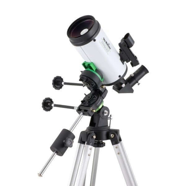 SkyWatcher StarQuest 90MC telescopio Maksutov-Cassegrain su montatura equatoriale, stabilità e fluidità dei movimenti.