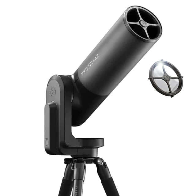 Telescopio Unistellar eQuinox 2 con nuova camera da 6,2 Mp su treppiede, vista laterale con accessori