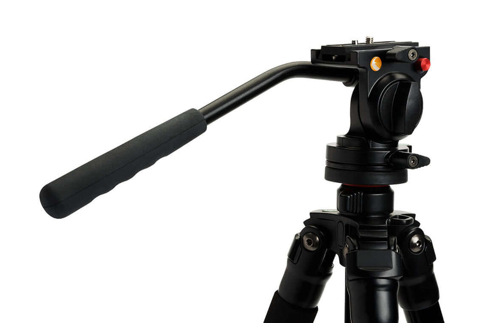 Treppiede in alluminio Celestron Regal con testa fluida e manico, ideale per ottica.